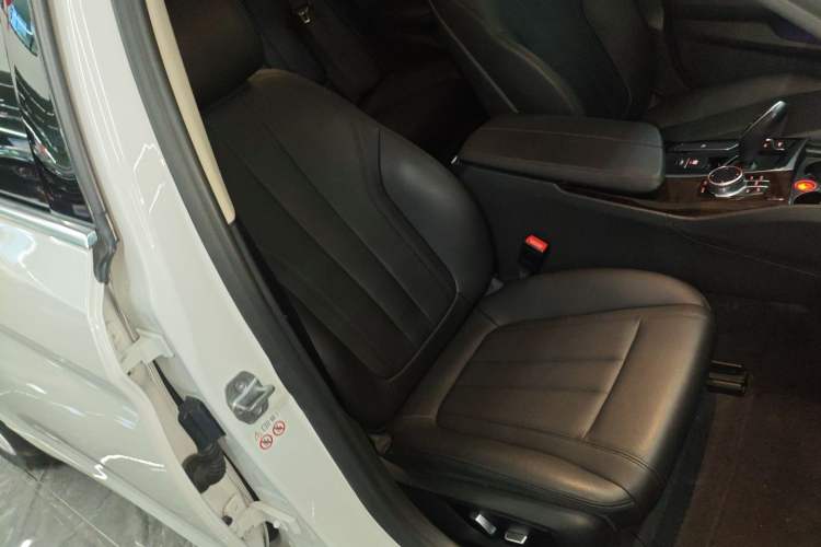 Used BMW 5 Series 2018 525Li Luxury Package