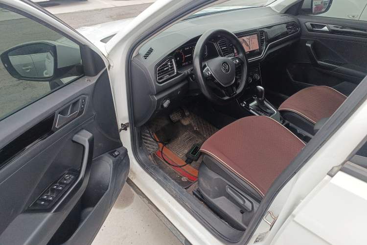 Used Volkswagen T-ROC 2021 280TSI DSG Two-Wheel Drive Comfort Connect Edition