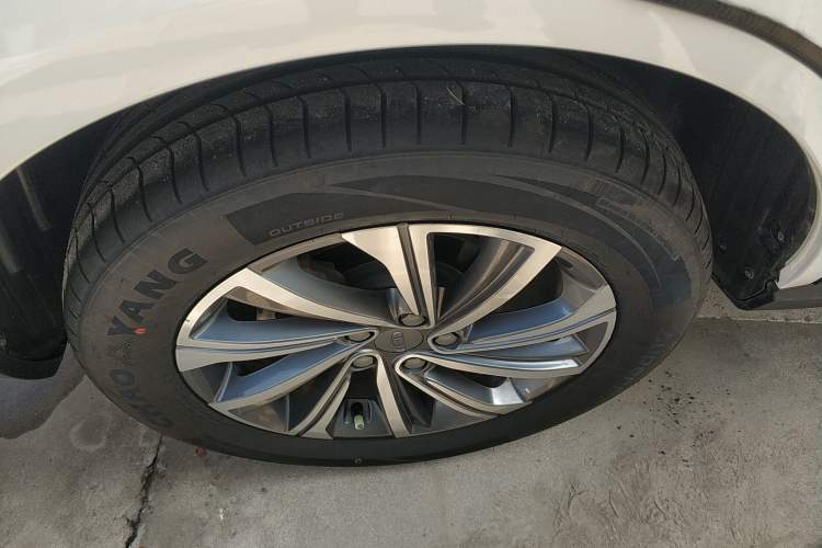 Used Geely Auto Vision X6 2020 1.4T CVT Luxury Edition