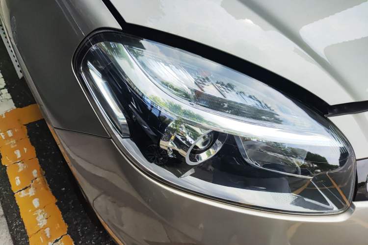 Used Renault Koleos 2014 Revised Version 2.0L Two-Wheel Drive Fashion Edition
