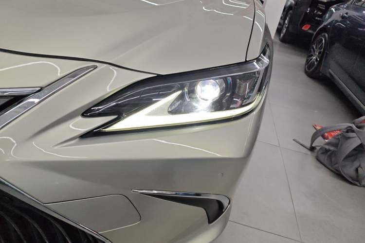 Used Lexus ES 2018 200 Luxury Edition China V Standard
