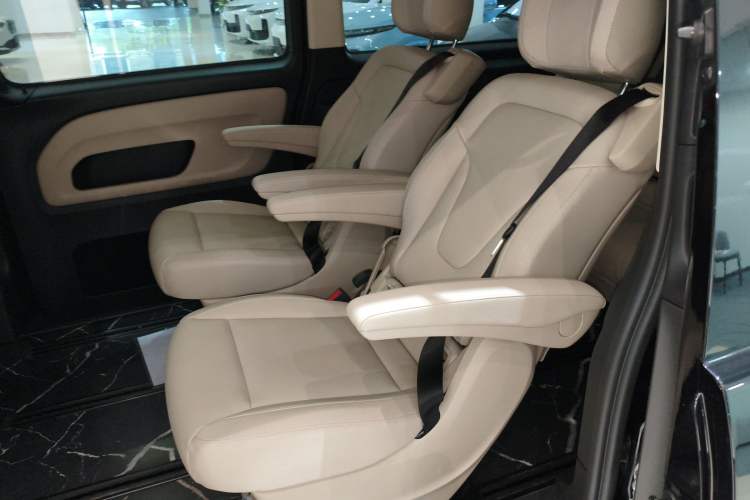 Used Mercedes-Benz Vito 2023 2.0T Business Version 7 Seats