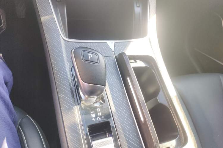 Used Venucia V 2021 260T Idol Edition