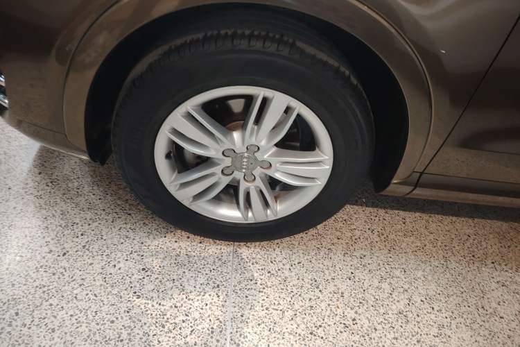 Used Audi Q3 2015 30 TFSI Comfort Model
