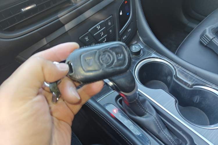 Used Buick Envision 2018 20T Two-Wheel-Drive Elite Model
