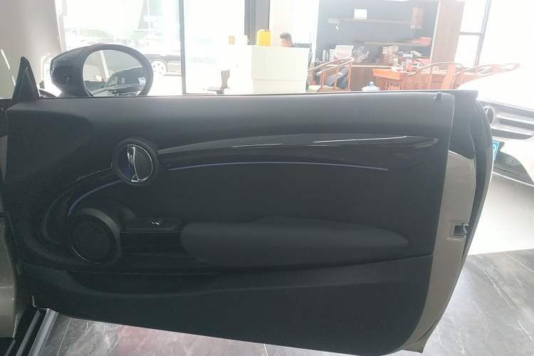 Used  MINI 2023 Updated 1.5T COOPER Artist
