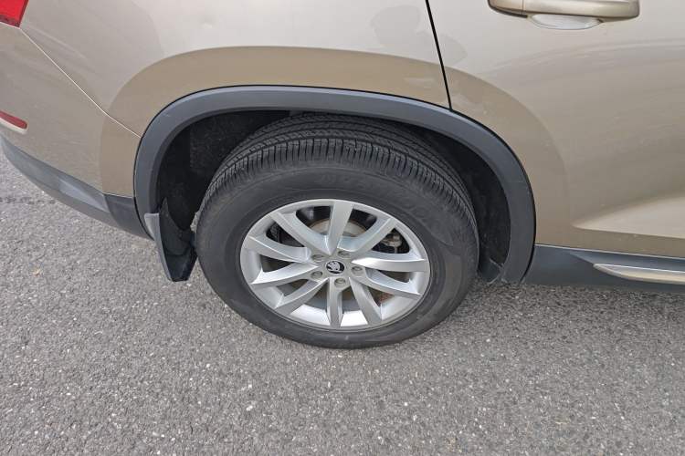 Used Skoda Kodiaq 2018 Facelifted TSI330 5-Seater Two-Wheel-Drive Comfort Edition
