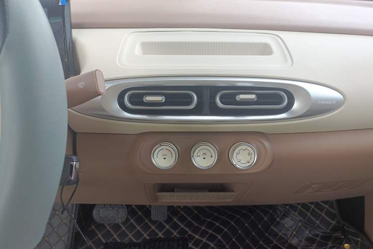 Used Wuling Hongguang MINIEV 2025 Four-Door Version Advanced Edition
