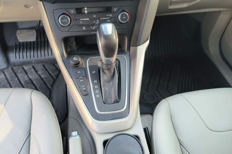 Used Ford Focus 2015 Sedan EcoBoost 180 Automatic Flagship Model