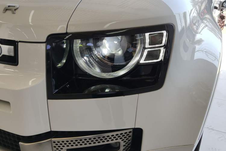 Used Land Rover Defender 2022 90 2.0T P300 Tiger-Power Ambition Edition