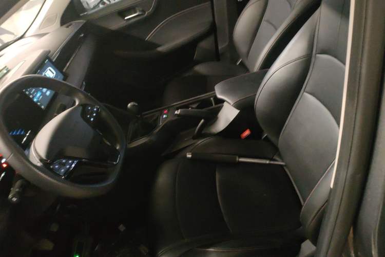 Used Roewe i5 2023 1.5L Manual Excellence Edition