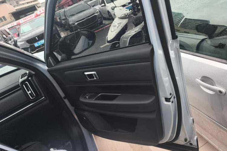 Used Chery Explore 06 C-DM 2024 Luxury Model
