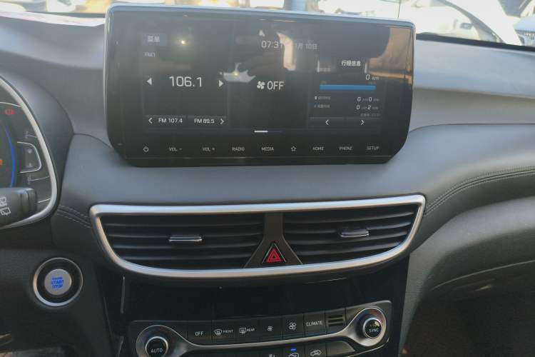 Used Hyundai Tucson 2019 280TGDi Dual-Clutch Two-Wheel Drive Fashion Edition China VI Standard
