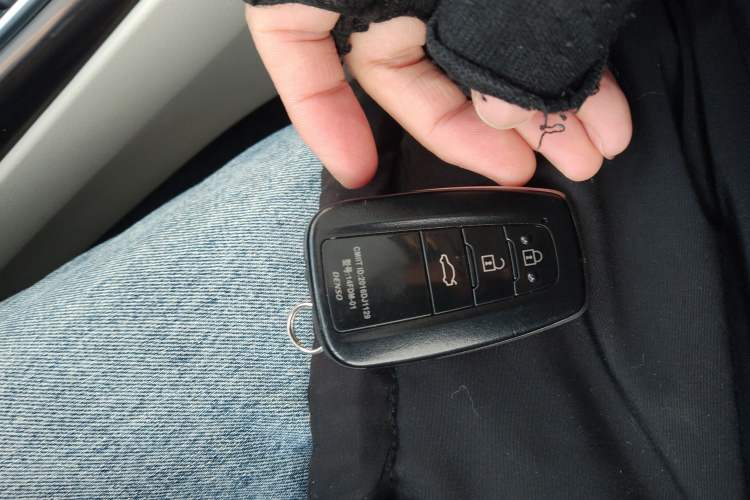 Used Toyota Camry 2018 2.0G Luxury Edition
