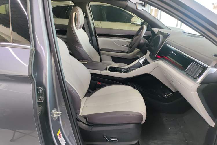 Used BYD Song PLUS New Energy 2025 DM-i 112KM Prestige Model
