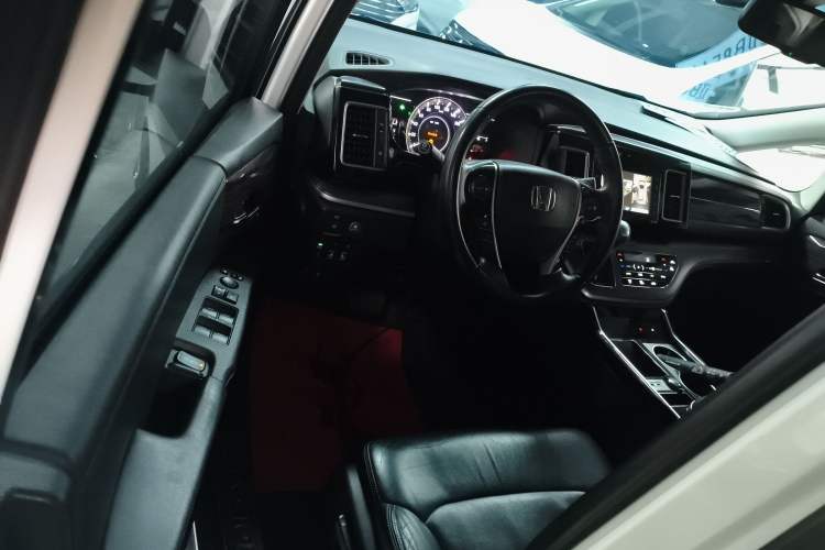 Used Honda Elysion 2016 2.4L Supreme Edition
