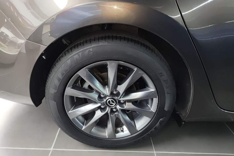 Used Mazda Atenza 2020 2.0L Blue Sky Luxury Edition