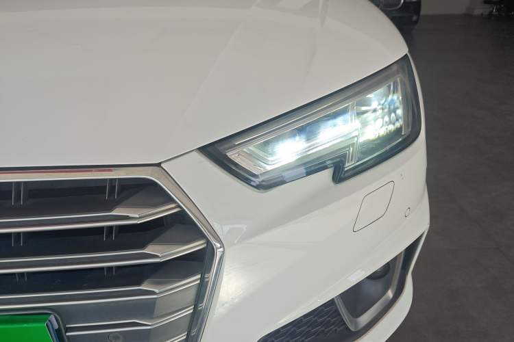 Used Audi A4L 2019 40 TFSI Fashion Edition China VI Emission Standard
