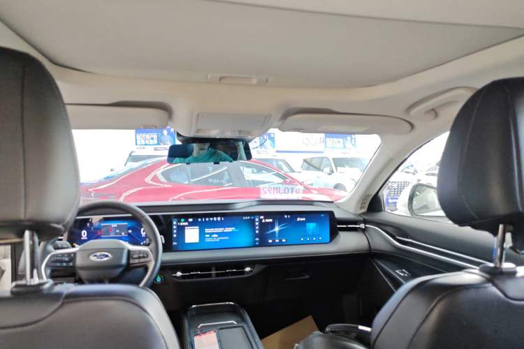 Used Ford Mondeo 2025 2.0T EcoBoost Luxury Version
