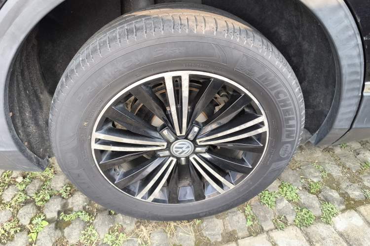 Used Volkswagen Tiguan L 2019 330TSI Automatic Two-Wheel Drive Panoramic Comfort Edition China VI Standard
