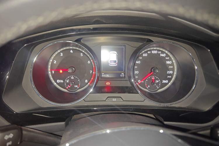 Used Volkswagen Tiguan L 2019 330TSI Automatic Two-Wheel Drive Smart Luxury Version China VI Standard
