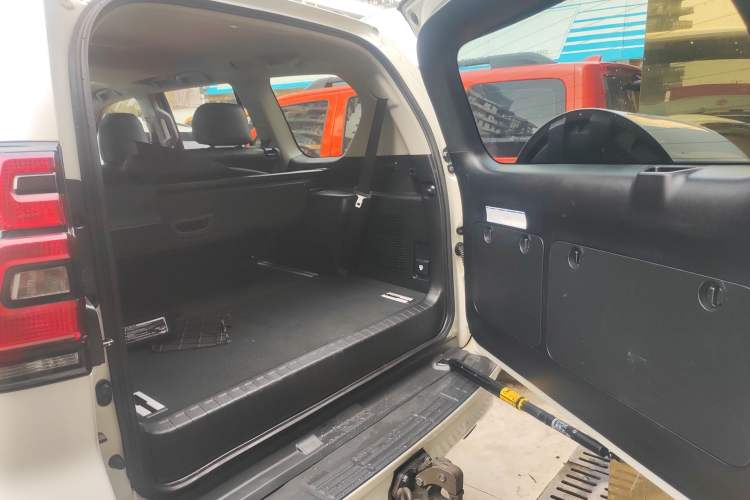 Used Toyota Prado 2018 3.5L Automatic TX-L with Rear-Mounted Spare Tire
