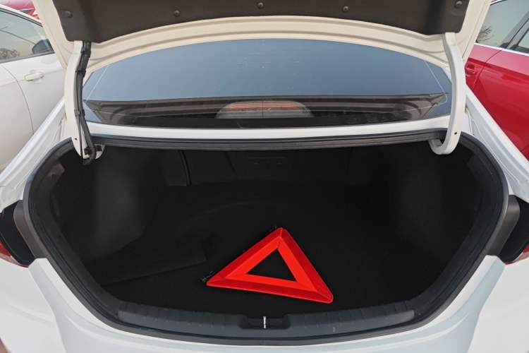 Used Hyundai Elantra (6th Generation / Lingdong) 2016 1.6L Automatic ZhiXuan – Elite Version