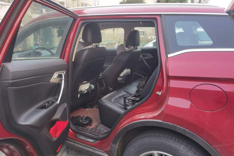 Used Geely Auto Emgrand X7 Sport 2020 1.8TD DCT Two-Wheel Drive Smart Connect 4G-Enabled Version
