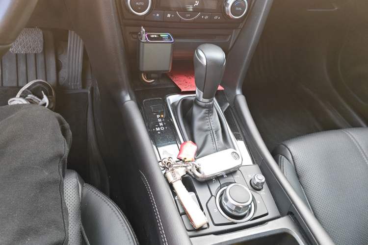 Used Mazda Mazda 3 Axela 2017 Hatchback 2.0L Automatic Sport Model China VI Standard