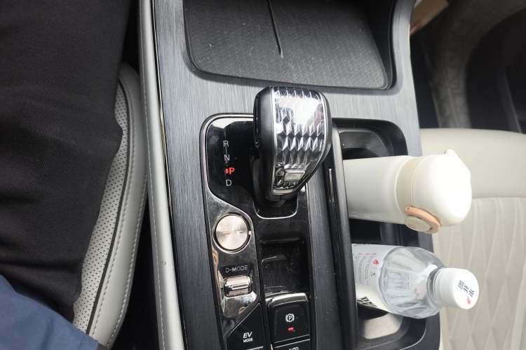 Used GAC Trumpchi GS8 2022 Dual-Engine Series 2.0TM Two-Wheel Drive Prestige Edition (7 Seats)
