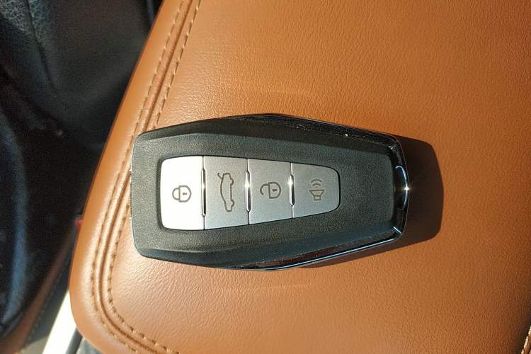 Used Geely Auto Vision X6 2020 1.4T CVT Luxury Edition