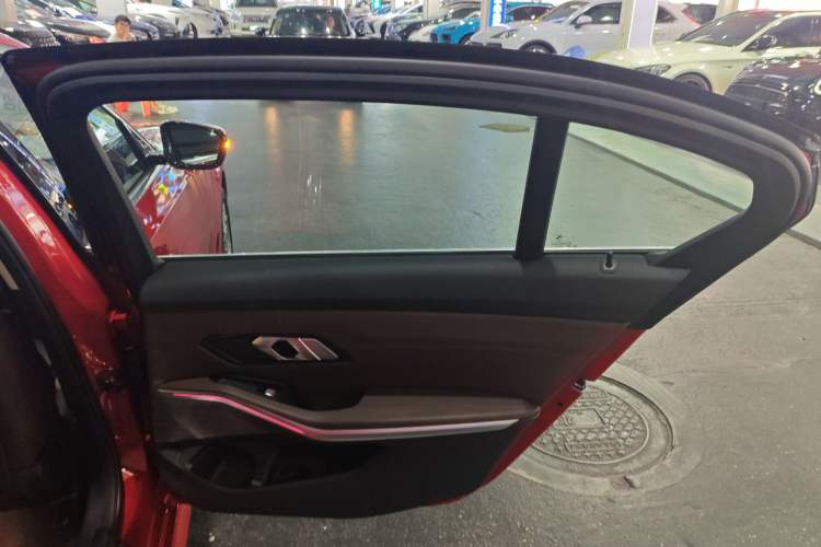 Used BMW i3 2022 eDrive 35 L
