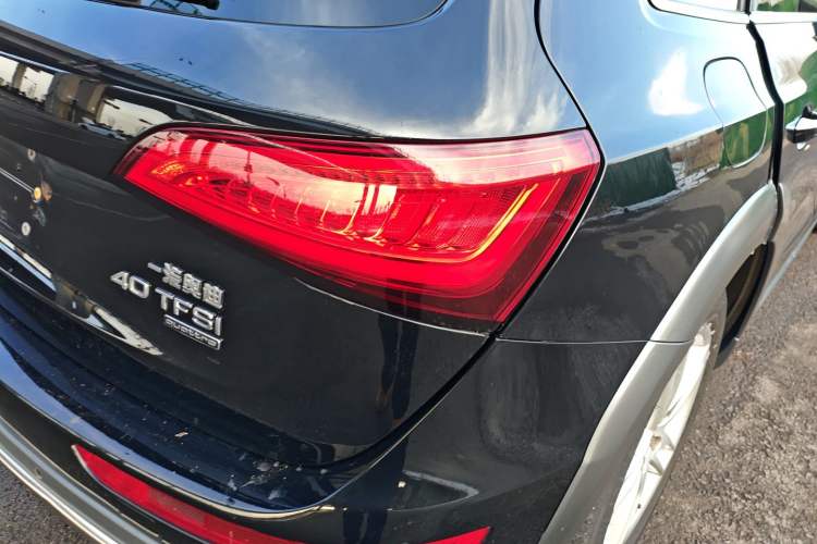 Used Audi Q5 2018 Collector's Edition 40 TFSI Technology Model
