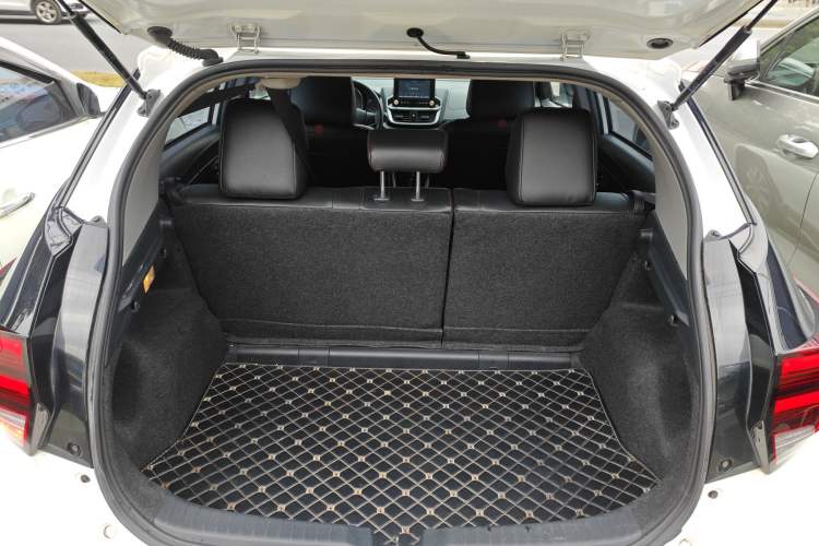 Used Toyota YARiS L 2021 X-Trail 1.5L CVT Luxury Edition
