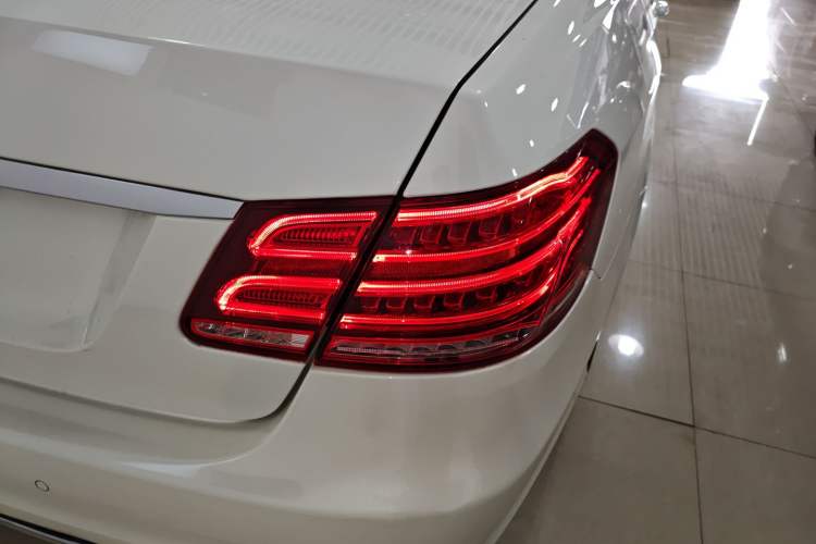 Used Mercedes-Benz E-Class 2015 Facelift E 200 L Sport Edition