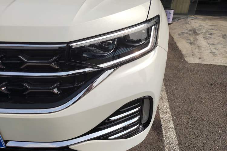 Used Volkswagen Tayron 2023 Revised Version 380TSI All-Wheel Drive R-Line High-Energy Edition
