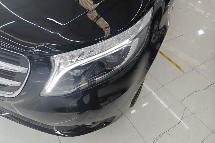 Used Mercedes-Benz Vito 2018 2.0T Elite Version 7 Seats China VI Emission Standard
