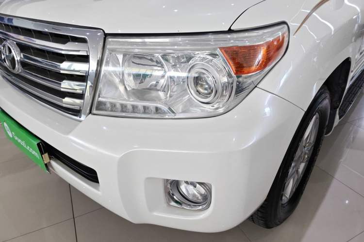 Used Toyota Land Cruiser 2015 4.0L V6 Middle East Low-Trim Version
