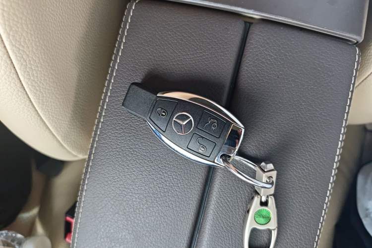 Used Mercedes-Benz GLK-Class 2013 Facelift GLK 300 4MATIC Fashion Edition
