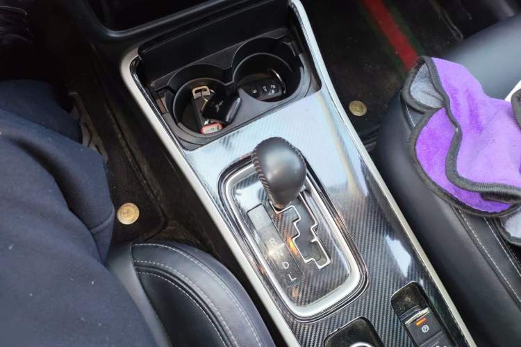 Used Mitsubishi Outlander 2019 2.4L 4x4 Zhi Xiang Edition 5 Seats China VI Standard
