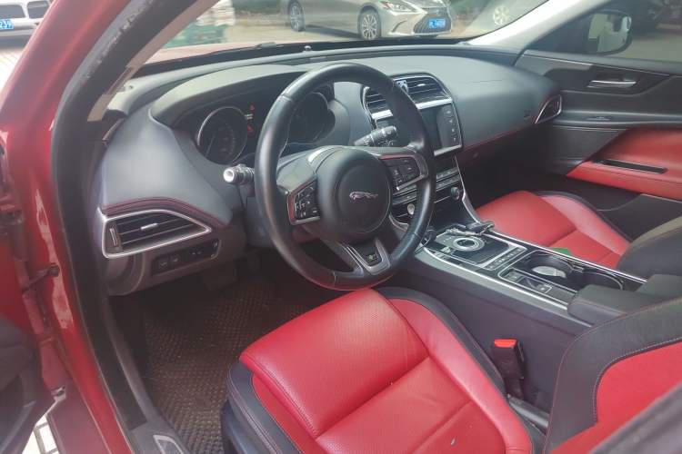 Used Jaguar XE 2015 2.0T 200 PS R-Sport
