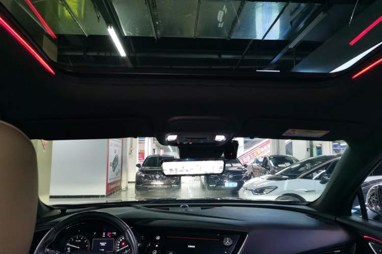 Used Buick Envision 2022 Encore Plus 652T Five-Seat Luxury Model
