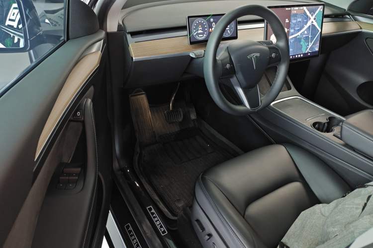 Used Tesla Model Y 2021 Standard Range Rear-Wheel Drive Version
