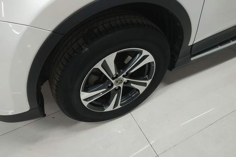 Used Toyota RAV4 2015 2.0L CVT Two-Wheel Drive Fashion Edition