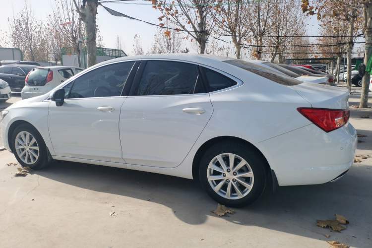 Used Buick Verano 2017 Sedan 20T Dual-Clutch Elite Model
