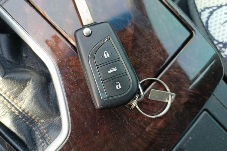 Used Toyota Camry 2016 2.0G 10th Anniversary Leading Edition