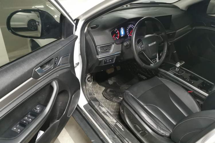 Used Haval H6 2021 Sport Edition 1.5T Automatic Elite Smart Connectivity Model with Hexagonal Grille

