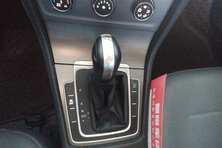 Used Volkswagen Golf 2015 1.2TSI Automatic Comfort Model
