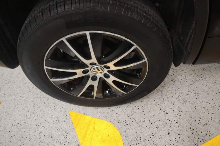 Used Volkswagen Tiguan 2015 1.8TSI Automatic Two-Wheel Drive Luxury Model
