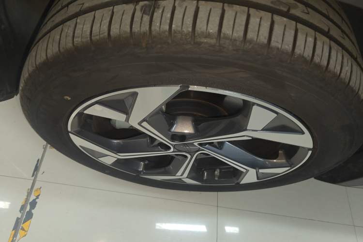 Used Geely Auto FX11 2024 1.5TD DCT Prestige Edition
